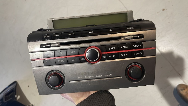 CD PLAYER MAZDA 3