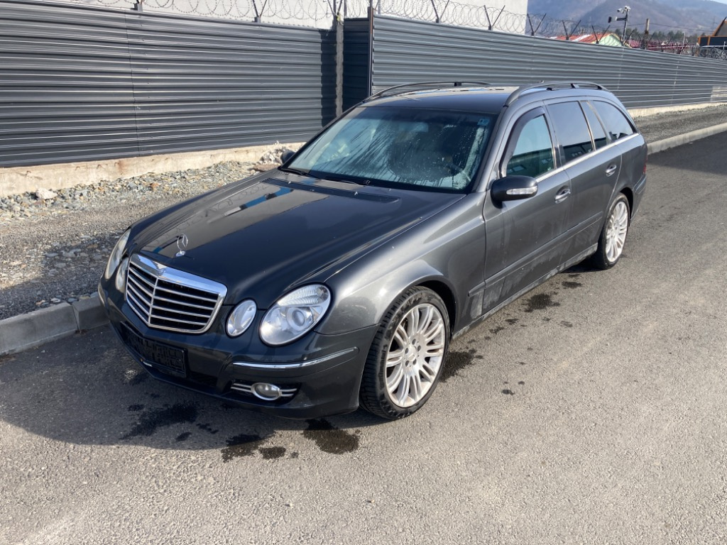 CD player Mercedes E-Class W211 2006 Combi 2.2 CDI