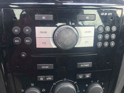 CD player mp3 Opel Zafira B 2010