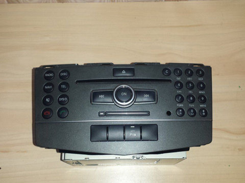 Cd player/navigatie pentru mercedes benz c class w204 cod:a2049006003