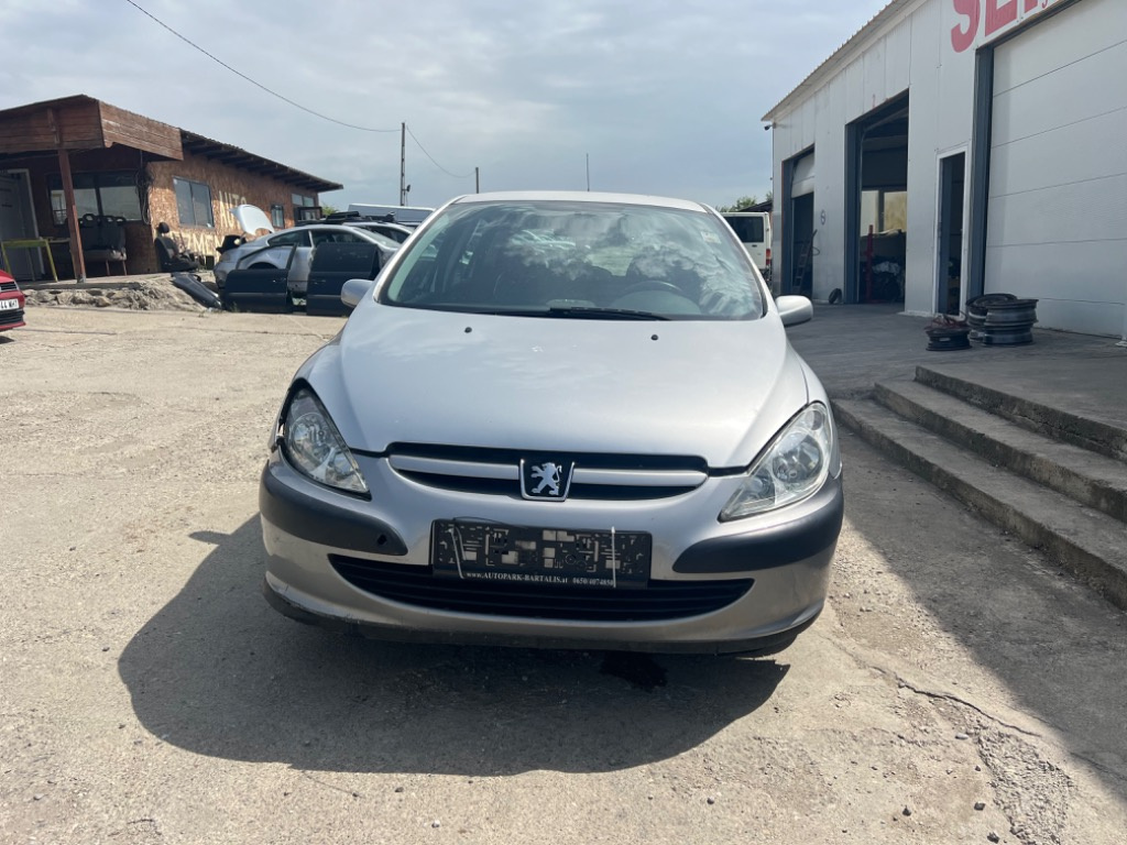CD player Peugeot 307 2005 Hatchback 1,6 benzină