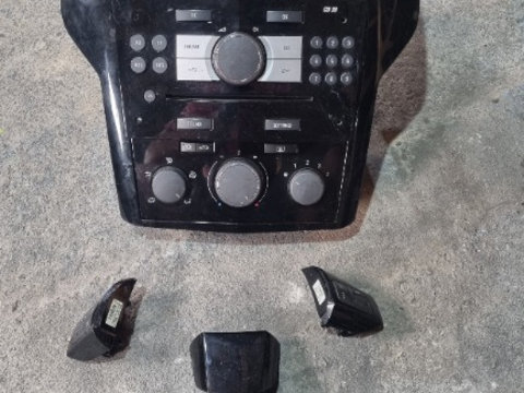 CD player rama și comenzi piano Black Opel Zafira B