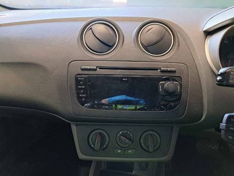 CD player Seat Ibiza 4 2011 HATCHBACK 1.2 i CBZB