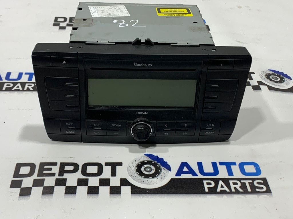 CD PLAYER SKODA OCTAVIA 2 (id: 82)