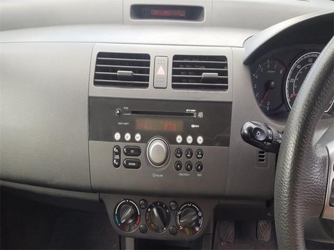 CD player Suzuki Swift 2010 Hatchback 1.3i