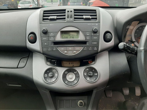 CD player Toyota RAV 4 2007 SUV 2.2d-4D