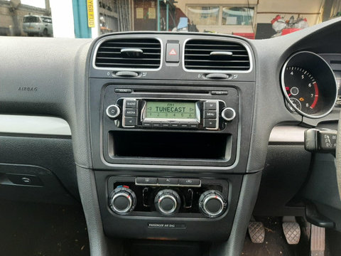 CD player Volkswagen Golf 6 2009 COUPE 1.4 TSI