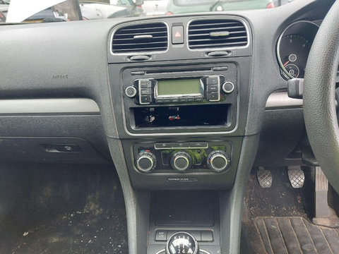 CD player Volkswagen Golf 6 2009 HATCHBACK 1.6 TDI