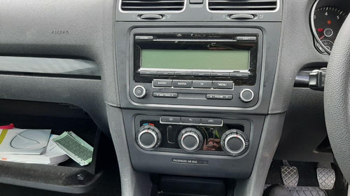 CD player Volkswagen Golf 6 2010 Hatchba