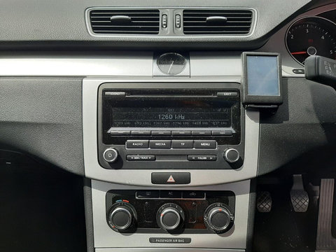 CD player Volkswagen Passat B7 2011 SEDAN 1.6 TDI