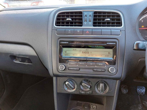 CD player auto pentru Volkswagen Polo 6R - Anunturi cu piese