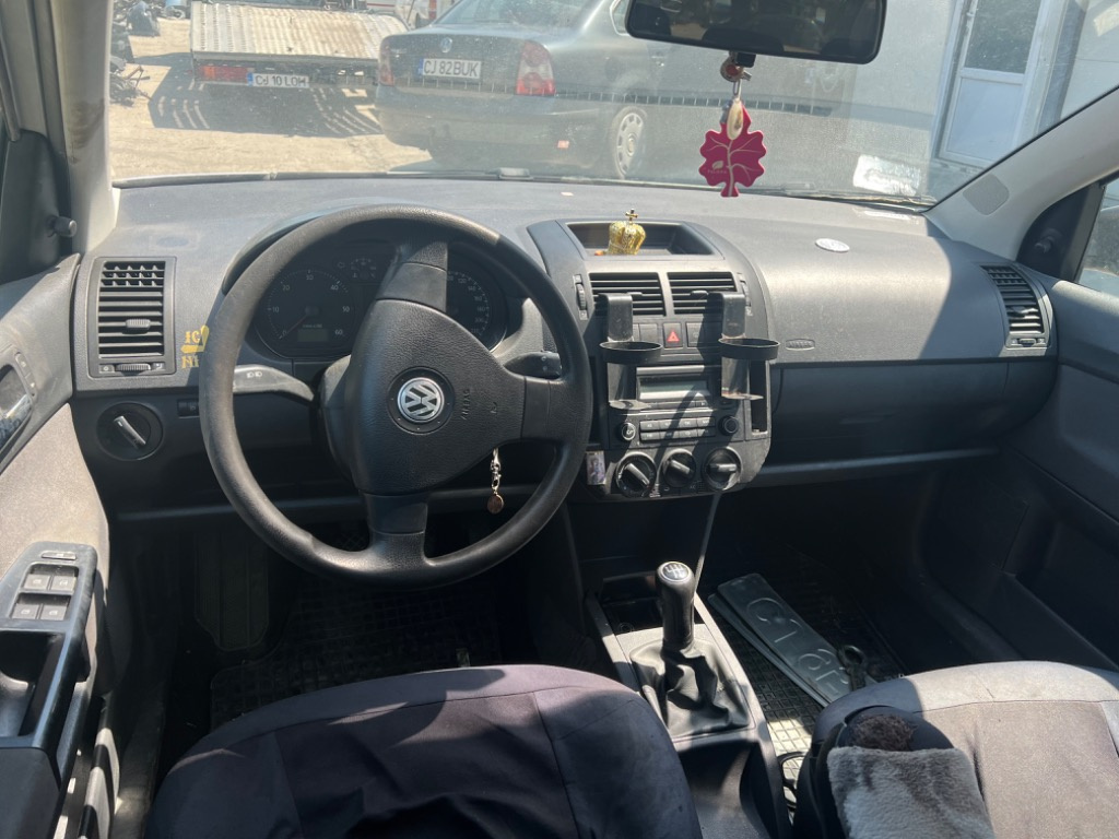 CD player Volkswagen Polo 9N 2008 Hatchb