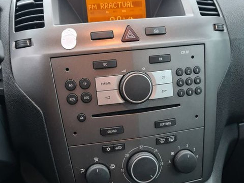 Cd30 radio cd ecran display afisaj bord Opel Zafira B