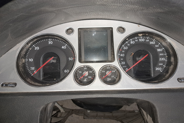 Ceas bord 2023 original cod 3C0920 871E Ceasuri VW