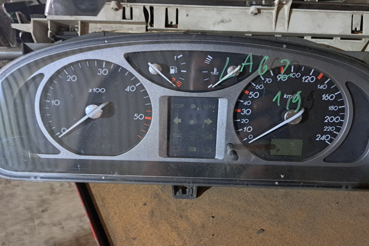 Ceas bord 2023 original cod 8200218878 C