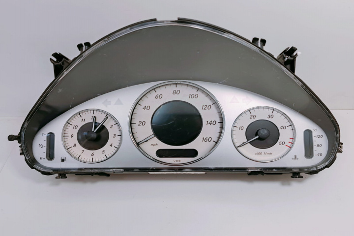 Ceas bord A2115402848 Mercedes-Benz E-Class W211/S