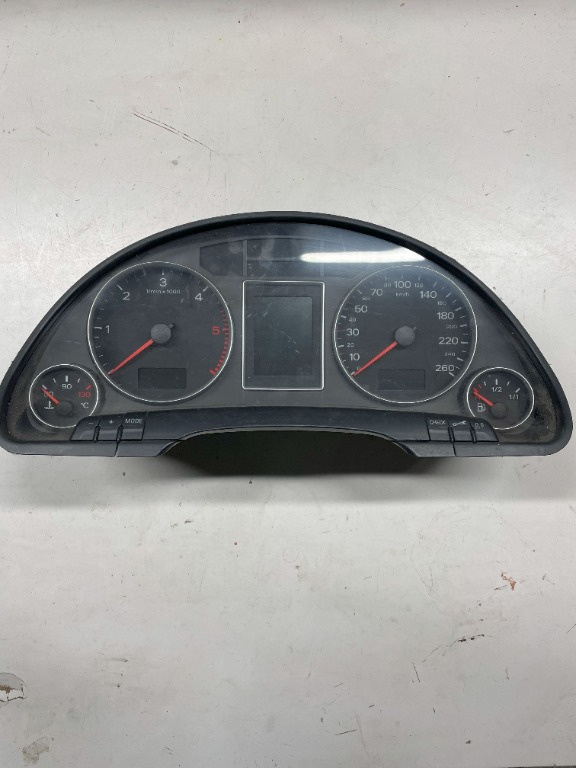 Ceas bord Audi A4 B7, 2004, Cod piesa: 8E0920900R