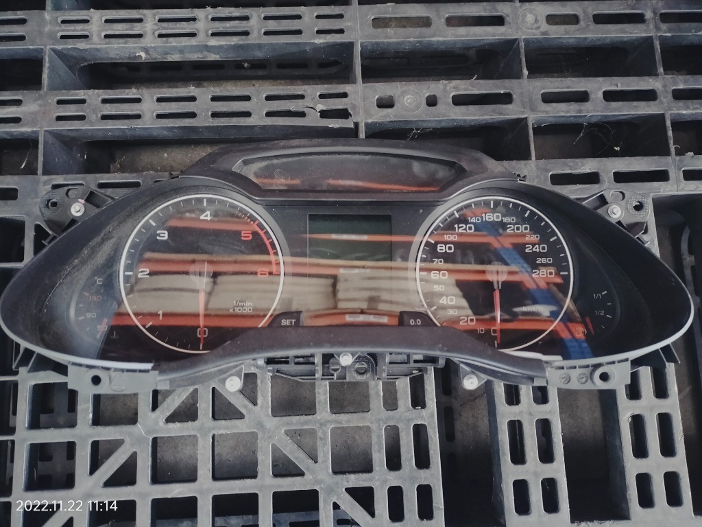 Ceas bord Audi A4 B8, 2010, cod piesa: 8K0920900Q