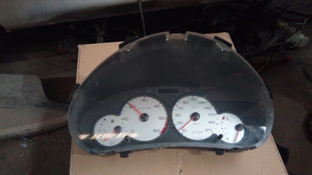 Ceas bord cod 5550003000 Peugeot 206 1.4 hdi cu o mufa diesel 2002-