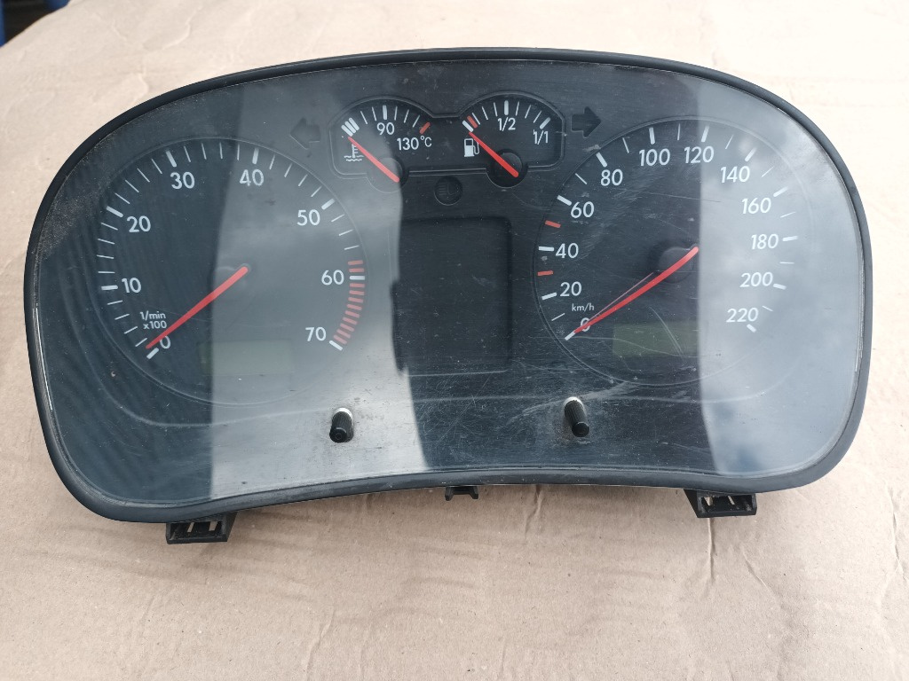 Ceas bord golf 4 an 2003 cod 1j0919860
