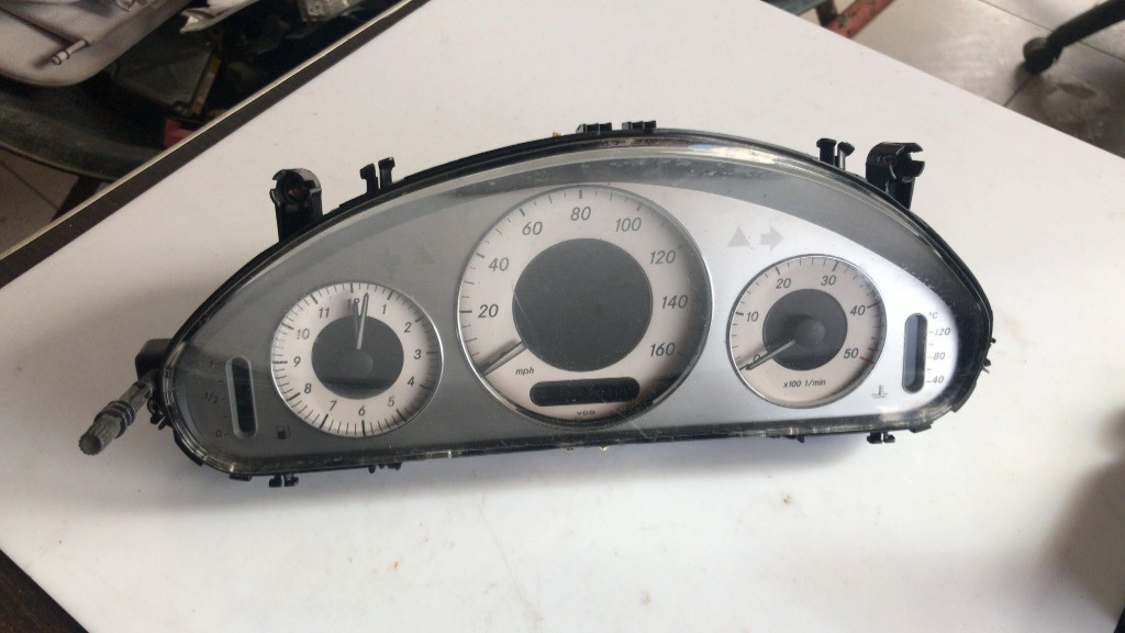 Ceas bord Mercedes E-Class W211 cod a2115404948