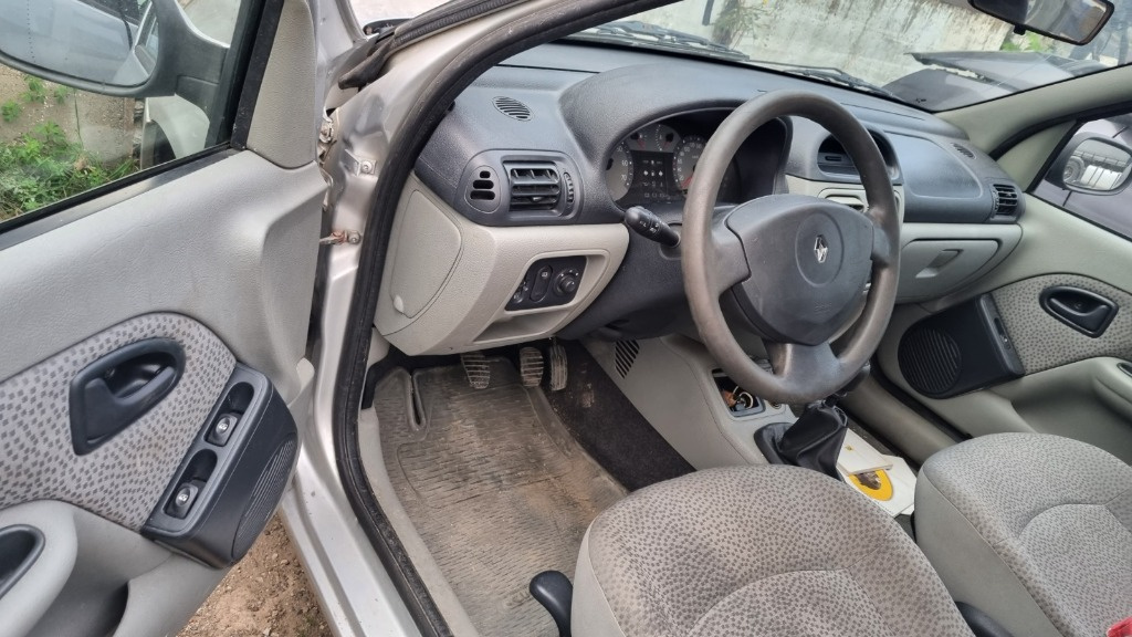 Ceas bord Renault Clio 2005 1.4 benzina
