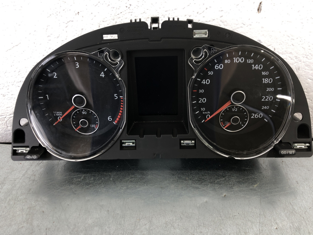 Ceas bord Volkswagen Passat B7 Variant 2.0 TDI 4Motion DSG , 170cp sedan 2013 (A2C53238929)