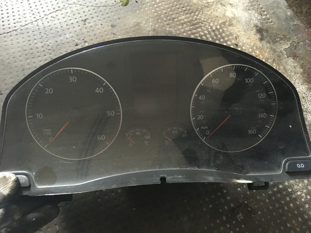 Ceas bord VW Golf 5 cod: 1k0920951b