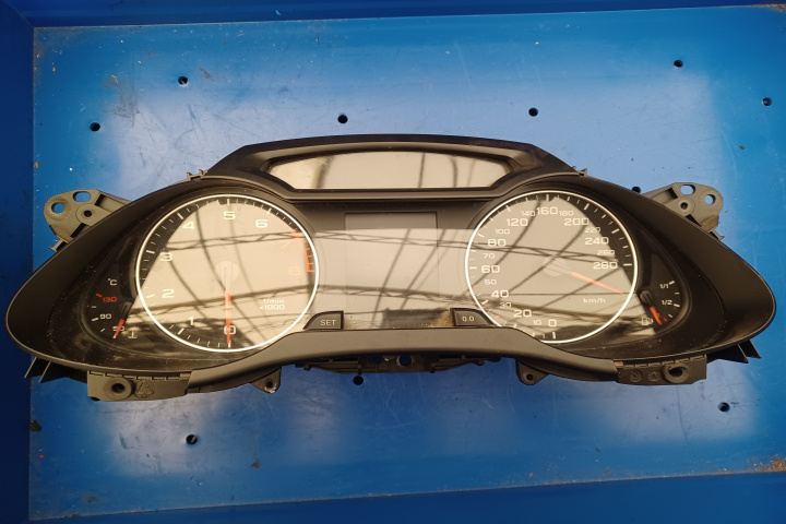 Ceasuri bord 8K0920930A Audi A4 B8/8K [2007 - 2011] wagon 5-usi 1.8 TFSI MT (160 hp)