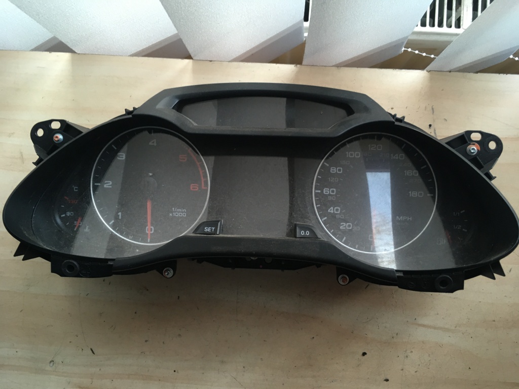 Ceasuri Bord Audi A4 B8 Diesel 8K0920981D 2010