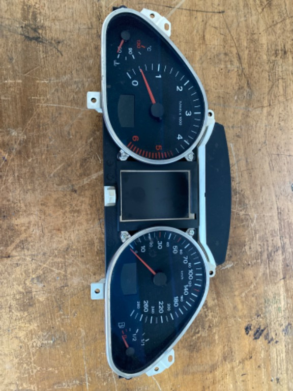 Ceasuri bord Audi A6 C6 4F cod 5550007301