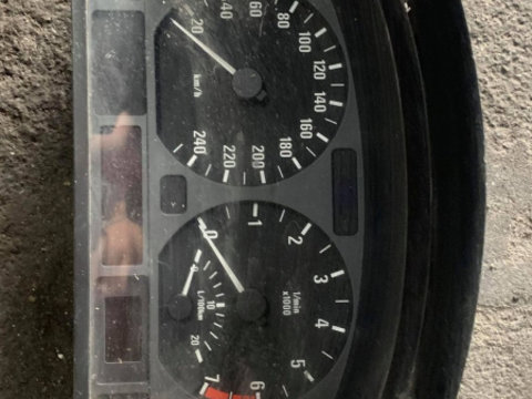Ceasuri bord BMW E46 1.9 , an 2001, volan pe stanga, cod 6906889
