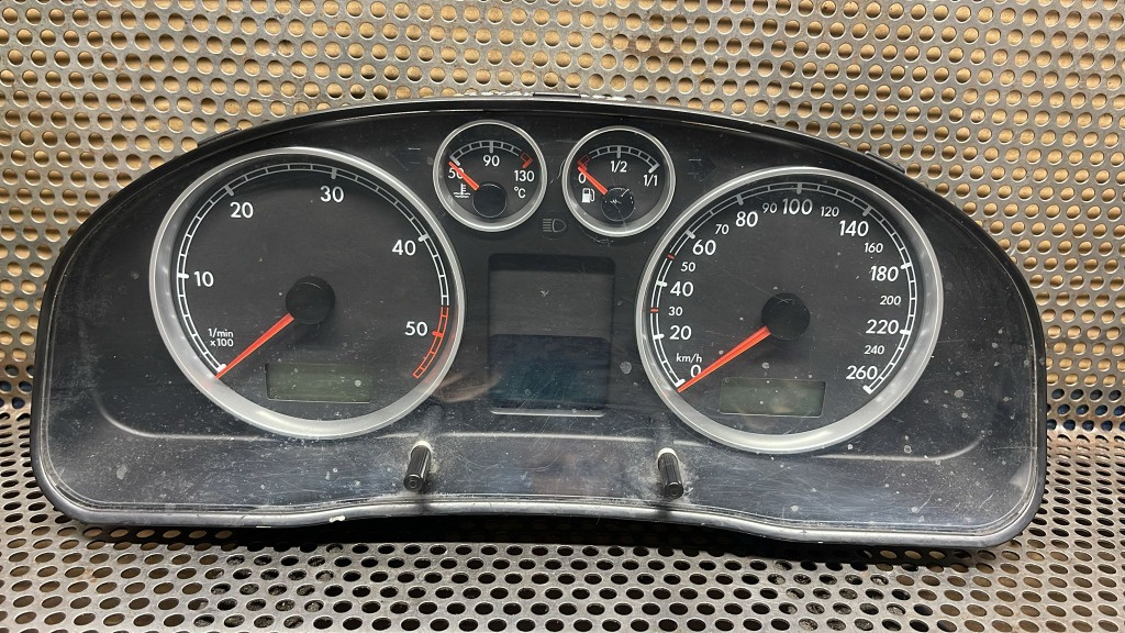 Ceasuri bord cu Minidot Vw Passat B5.5 1.9 tdi 2001-2005 3B0920825A Europa