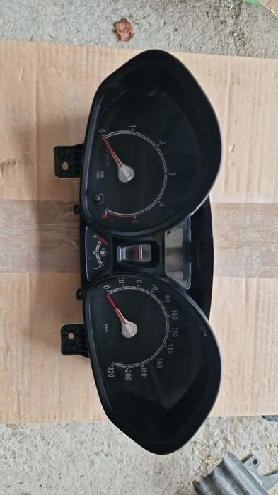 Ceasuri bord Ford Fiesta 6 / mk6 / 1.4 Diesel