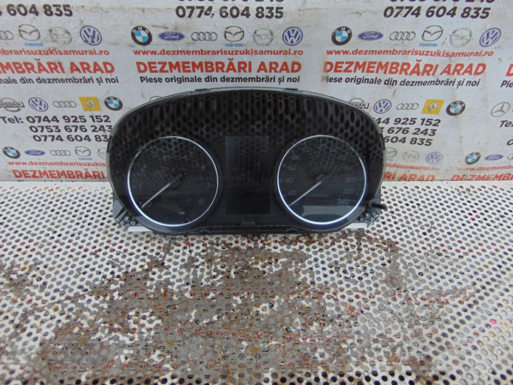 Ceasuri bord Mitsubishi Outlander 3 facelift benzina cod 8100c832