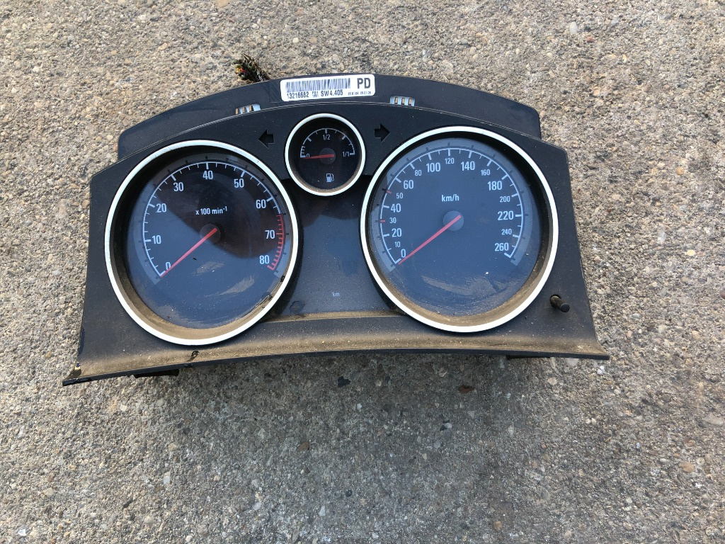 Ceasuri bord opel astra h cod 13216682 ⭐⭐⭐