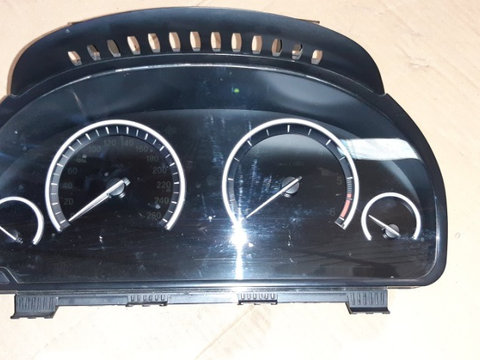 Ceasuri bord originale BMW europa pentru modelul F10/F11. Cod: 9387581.