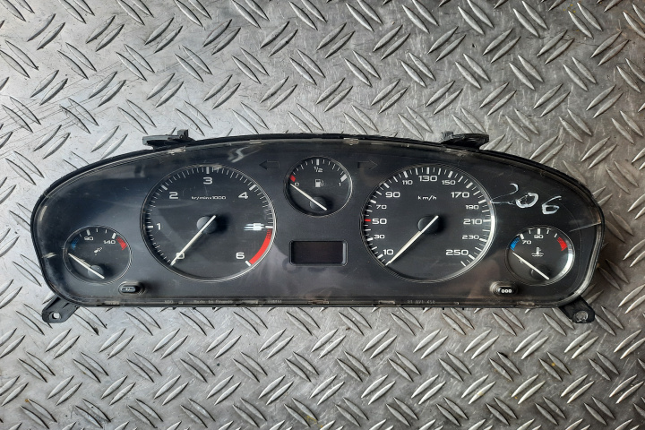 Ceasuri bord Peugeot 406 2.0 HDi 9648214780 an 2003