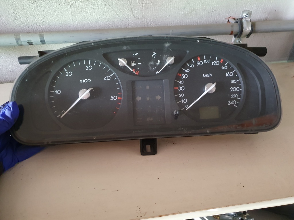 Ceasuri bord Renault Laguna II 1,9dci cod 8200218863