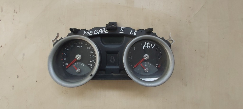 Ceasuri Bord Renault Megane 2 Benzina 1.6(2002-2008)
