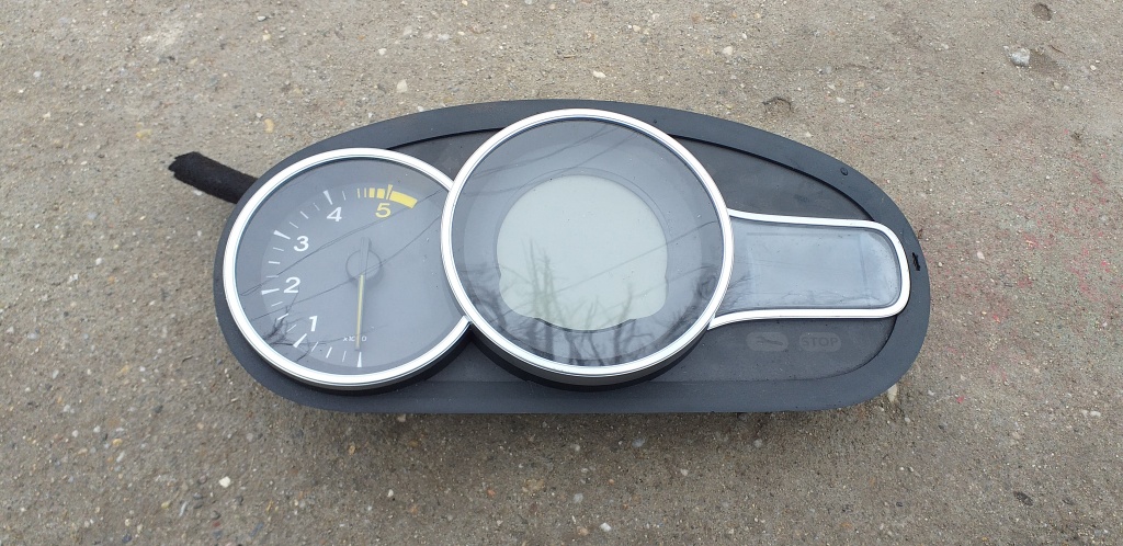 Ceasuri bord Renault Megane 3 1.5 , 1.9 dci cod : 