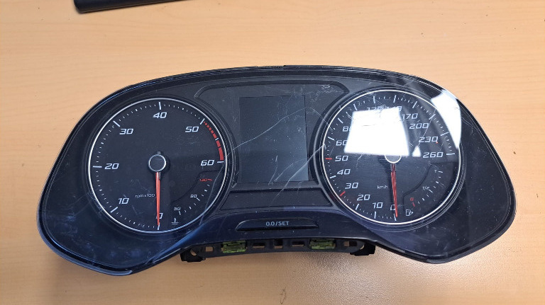Ceasuri bord Seat Leon 3 5F 2012-2017 cod 5F092086