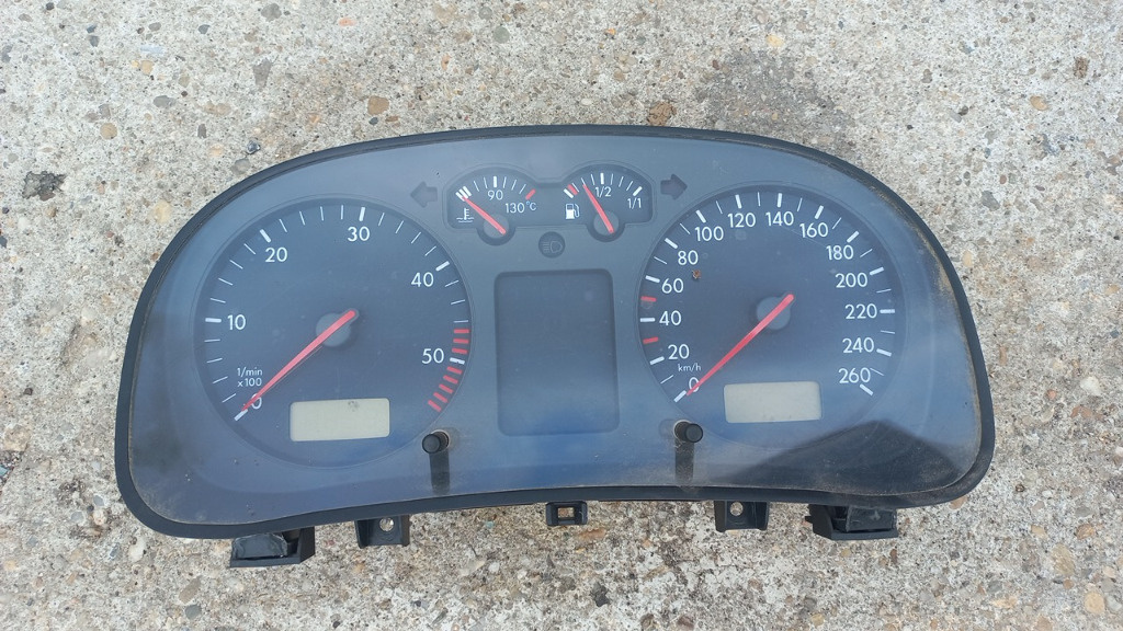 Ceasuri bord volan stanga Golf 4 1.9 tdi