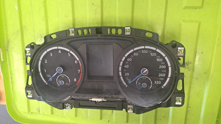 Ceasuri bord Volkswagen Golf 7 R 2.0 TSI cod 5G1920758