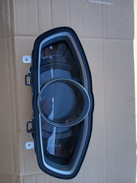 Ceasuri bord Volvo V40 an 2019 2.0 diesel automat