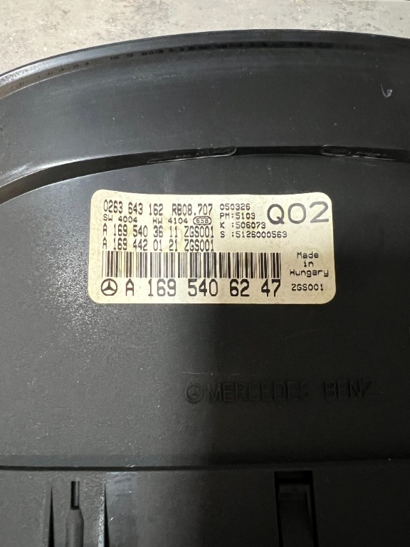 Ceasuri de bord a169 540 62 47 Mercedes A180 CDI W169 din 2005 Automat