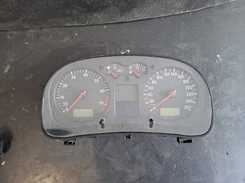 Ceasuri de bord VW Golf 4 1.9 TDI, an fabricatie 2002 - COD 1J0920826A