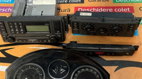 Ceasuri radio clima butoane Land Rover D