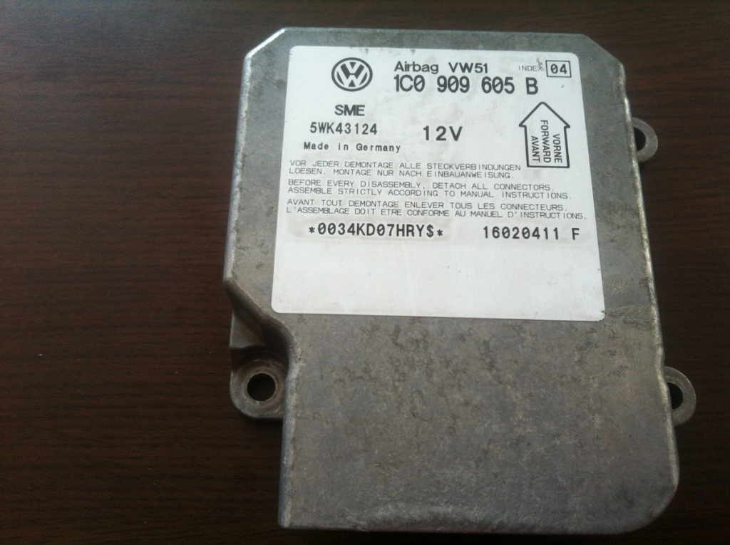 Centrala airbag Volkswagen VW Passat B5.5 [facelift] [2000 - 2005] wagon 1.9 TDI 6MT (131 hp) (3B6)