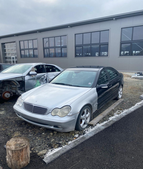 Centura siguranta spate mijloc Mercedes-Benz C-Class W203/S203/CL203 [facelift] [2004 - 2007] Sedan 4-usi C220  CDI AT (150 hp)